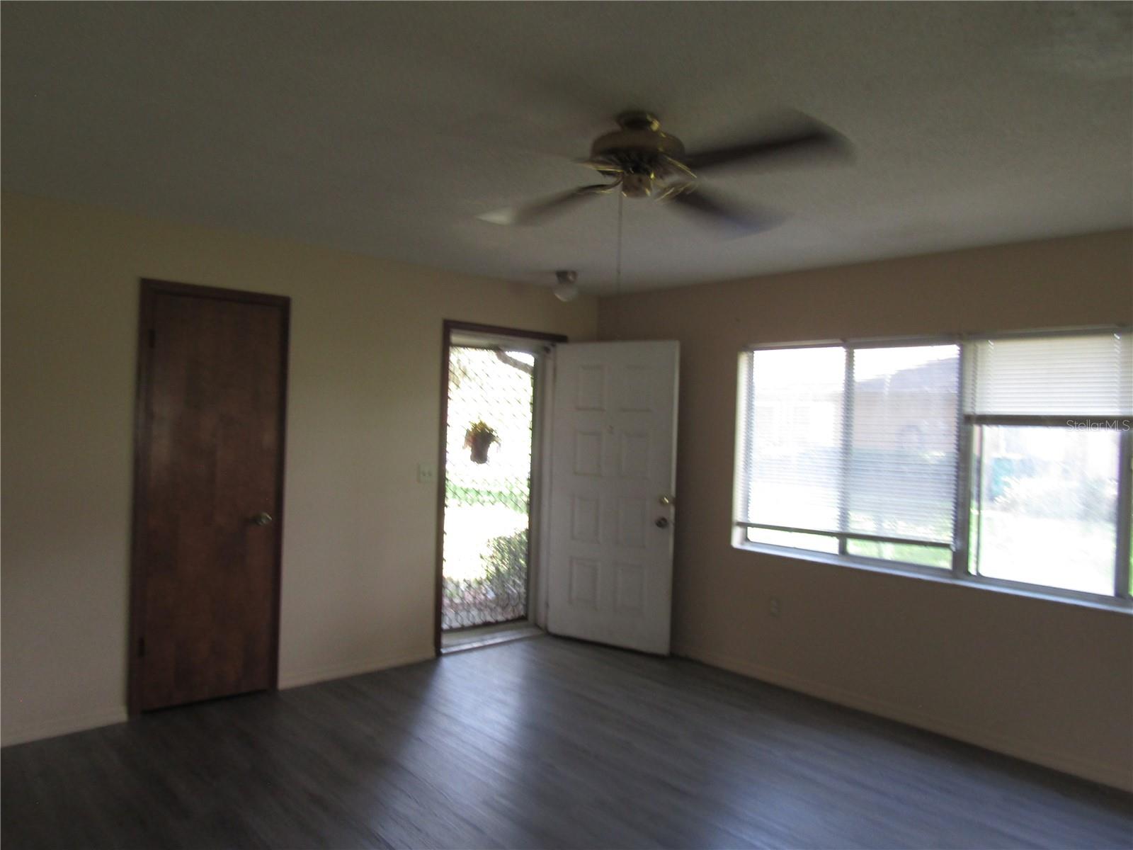 EUSTIS DIXIE HWY SUB - Residential Lease