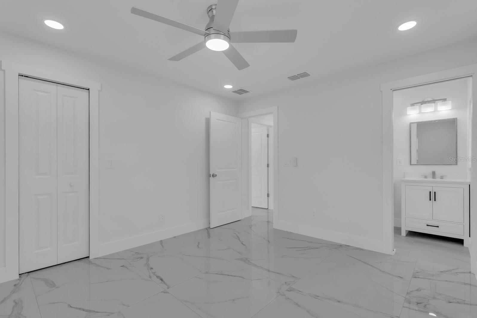 ROYAL ESTATES - Residential