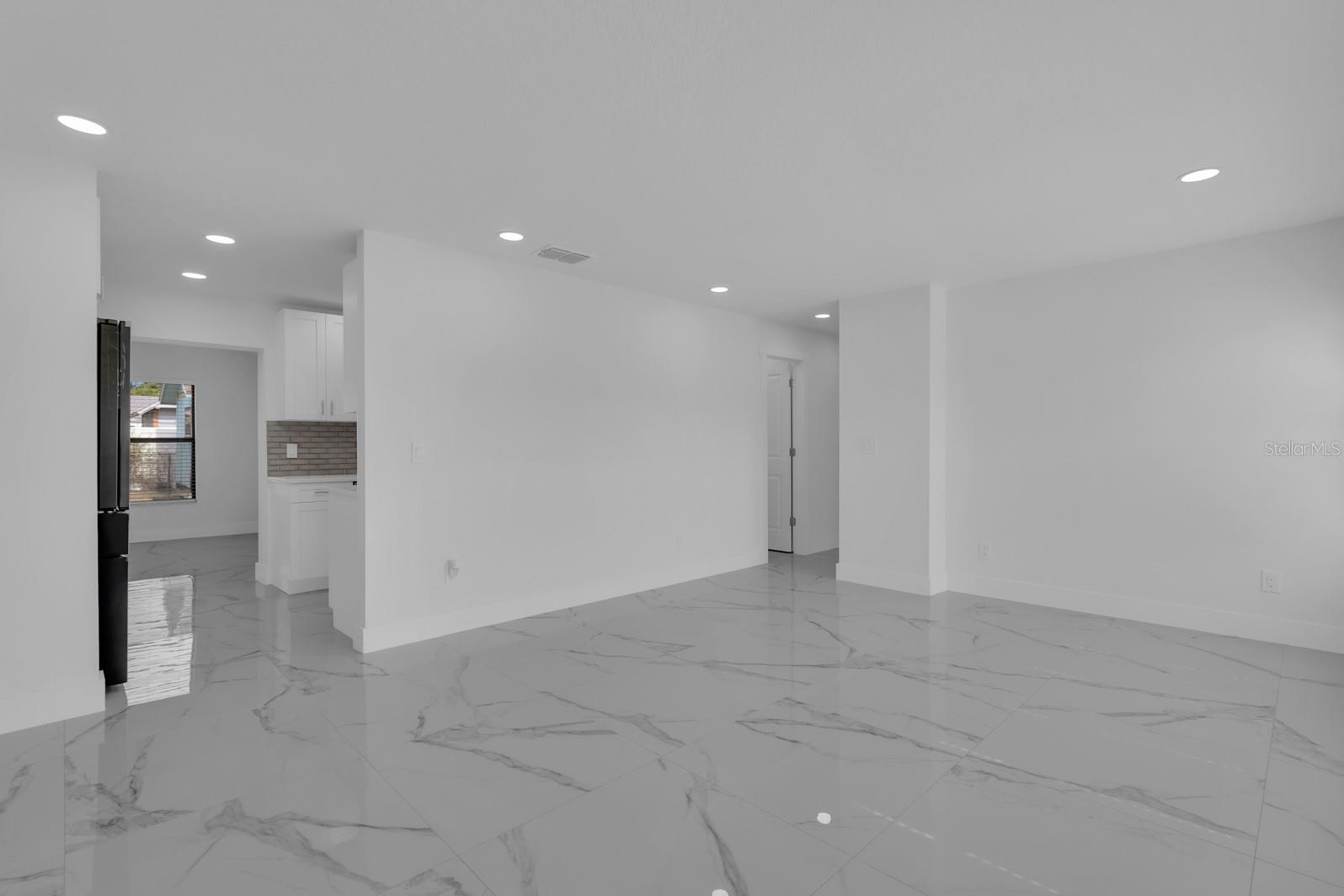 ROYAL ESTATES - Residential