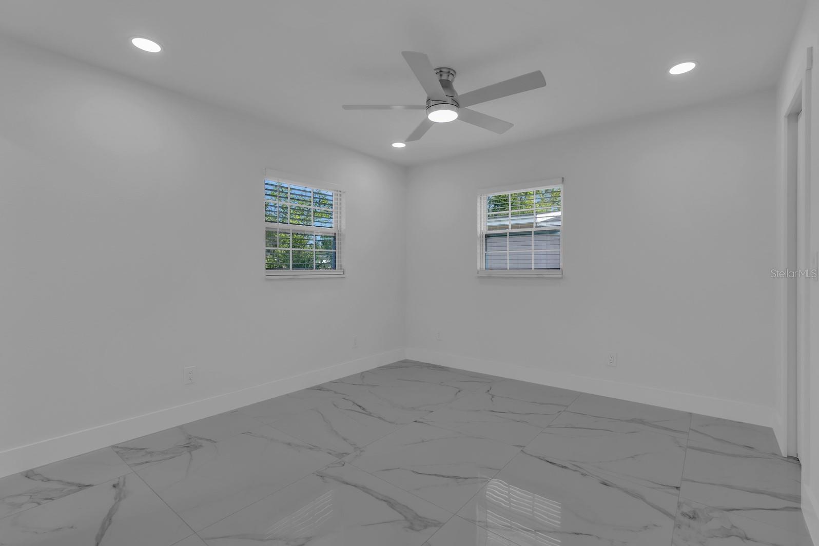 ROYAL ESTATES - Residential