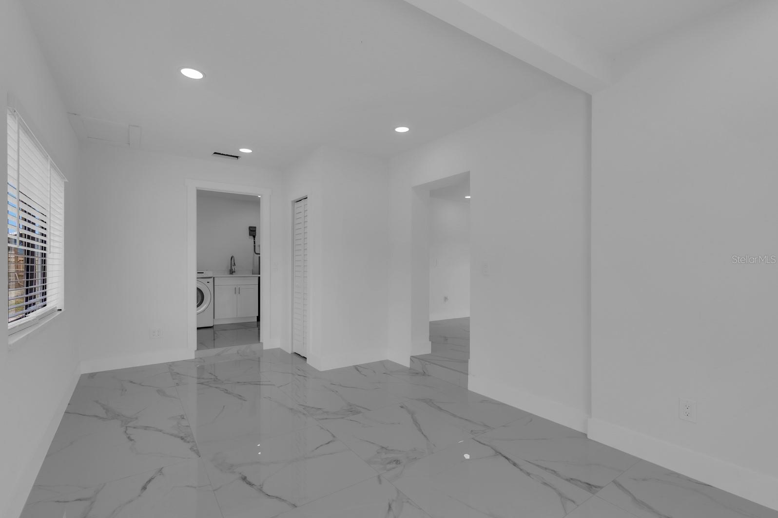 ROYAL ESTATES - Residential
