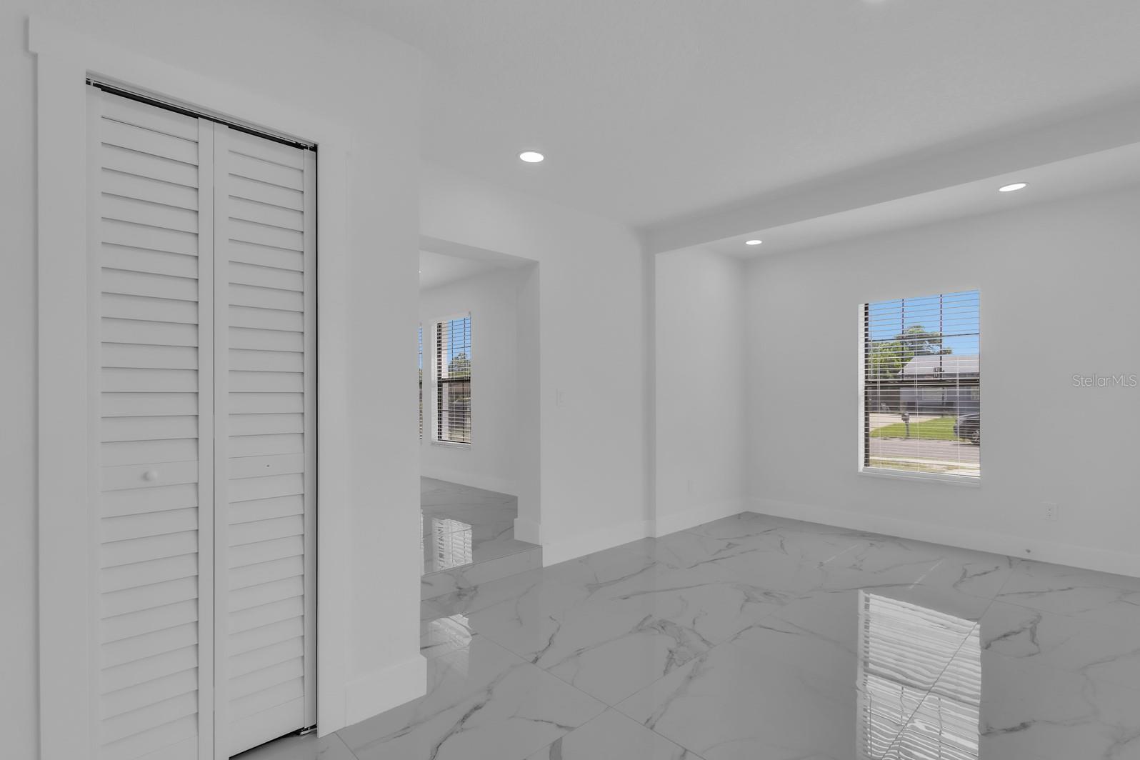 ROYAL ESTATES - Residential