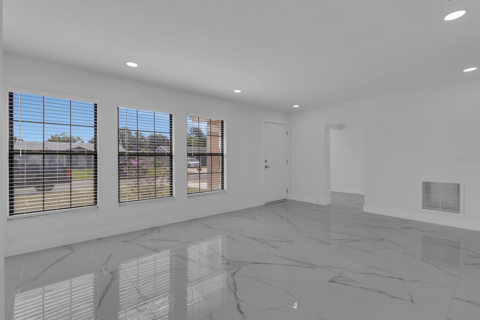 ROYAL ESTATES - Residential