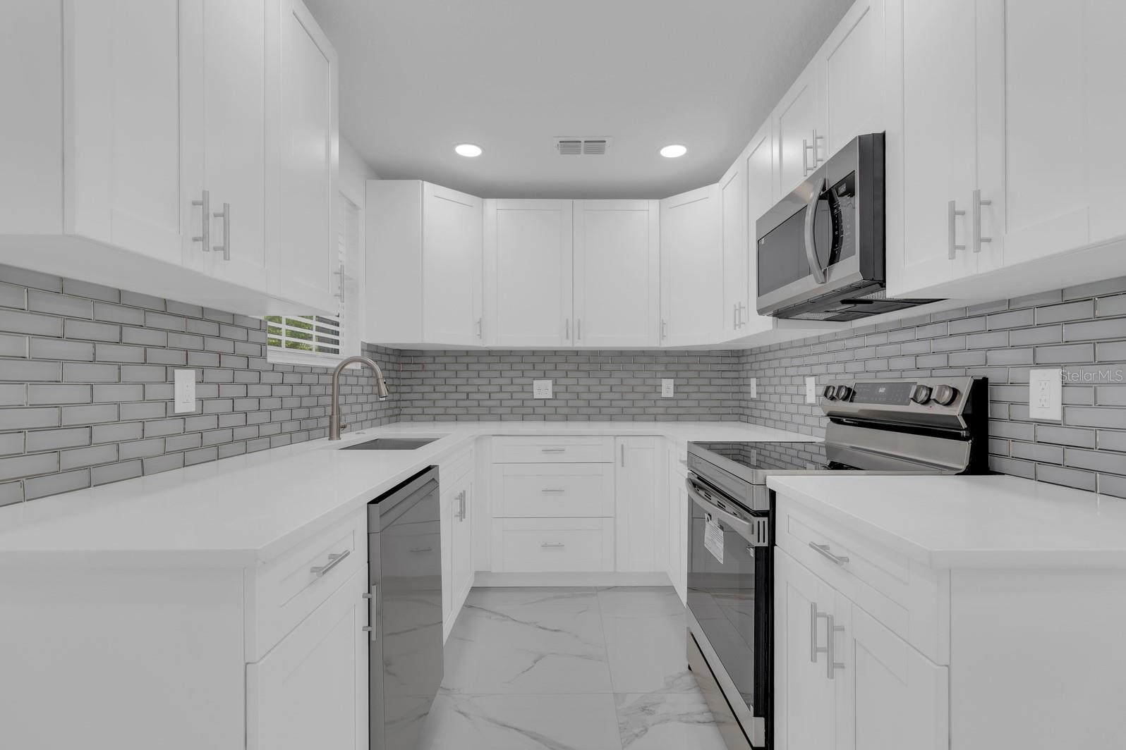 ROYAL ESTATES - Residential