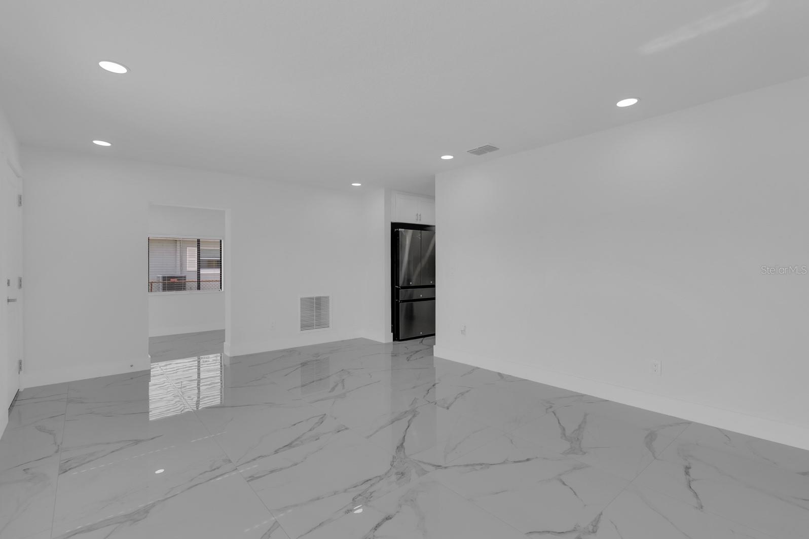 ROYAL ESTATES - Residential