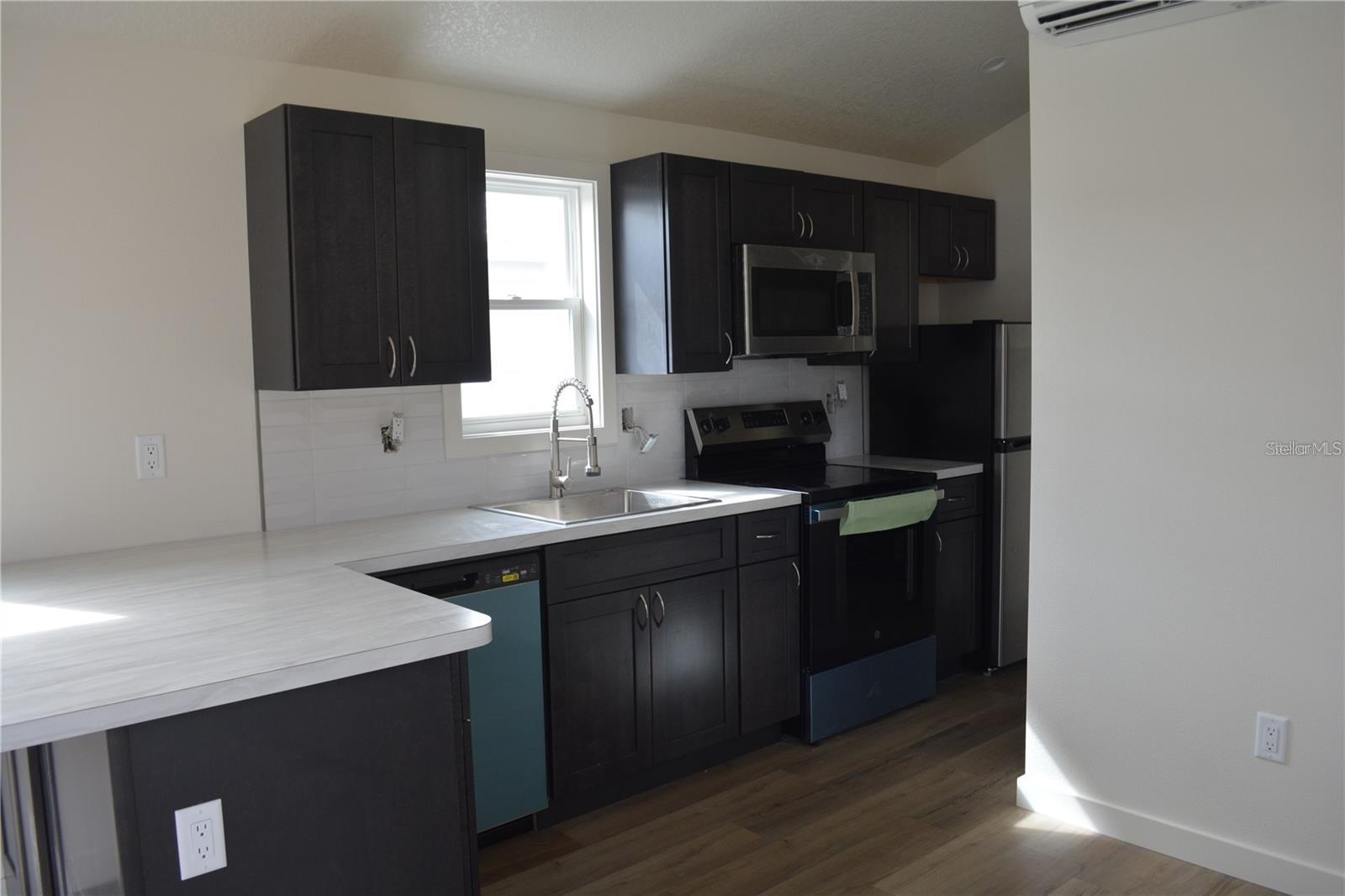 MILTON SQAURE - Residential