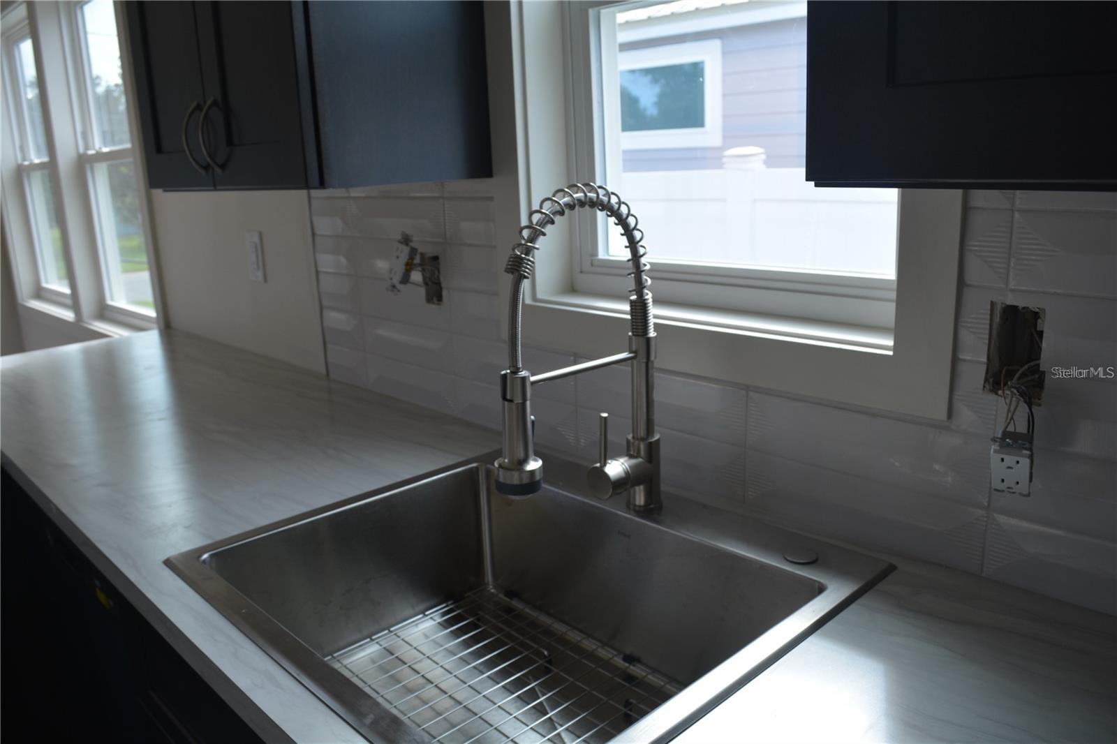 MILTON SQAURE - Residential