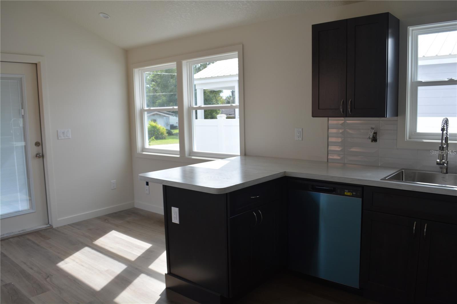 MILTON SQAURE - Residential
