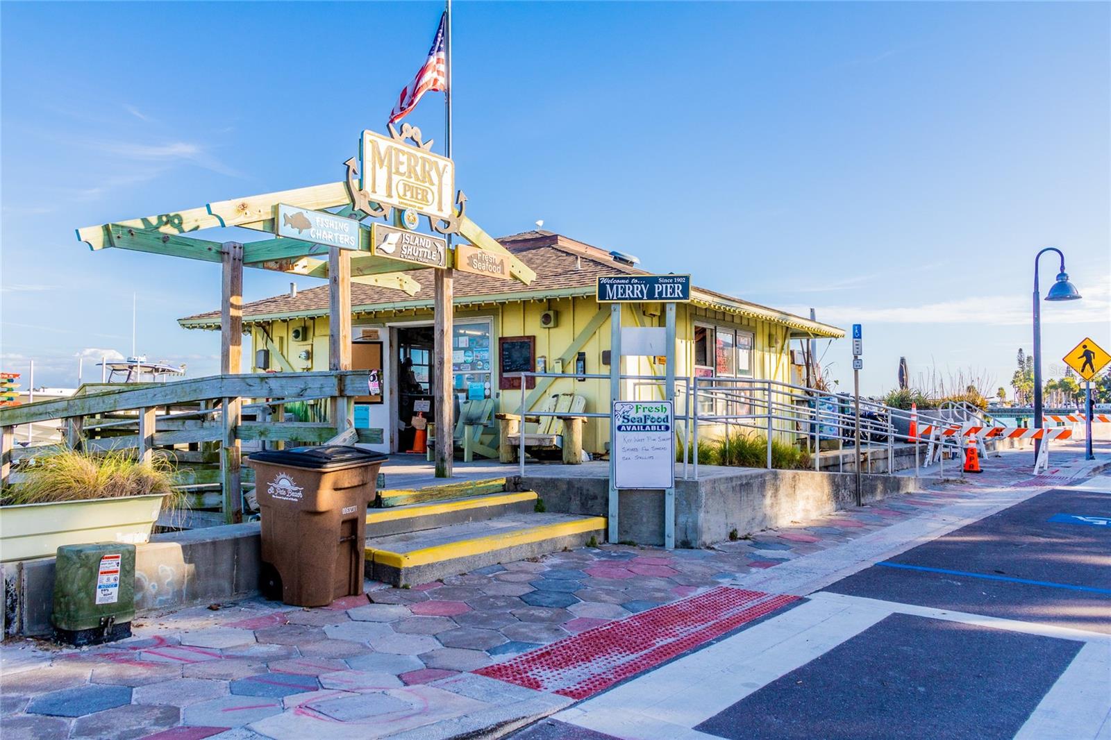 MOREY BEACH - Land
