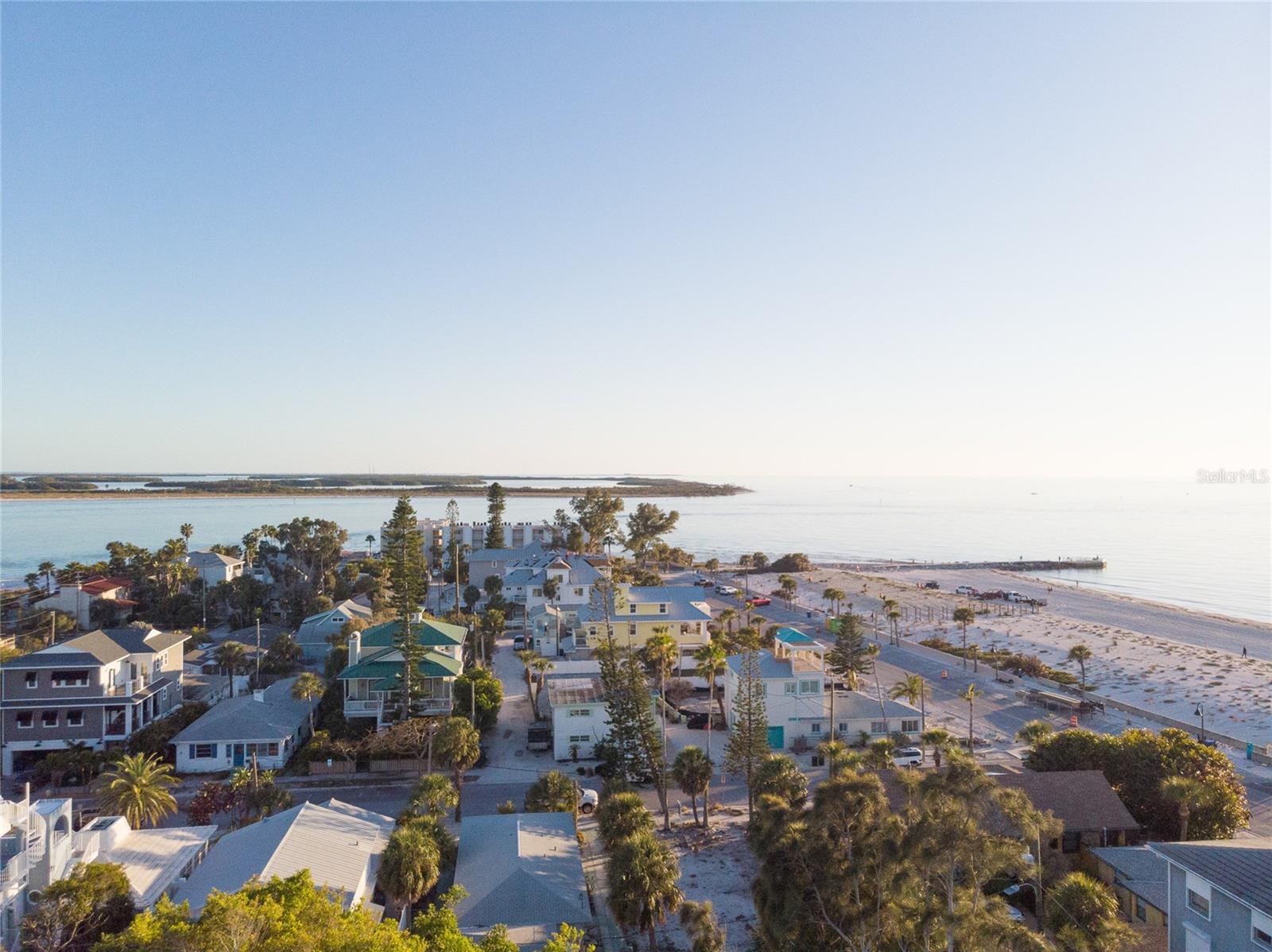 MOREY BEACH - Land