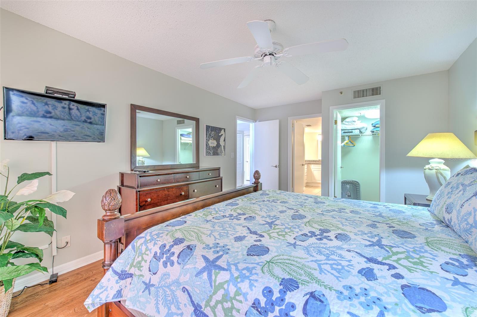 BEACH COTTAGE CONDO - Residential
