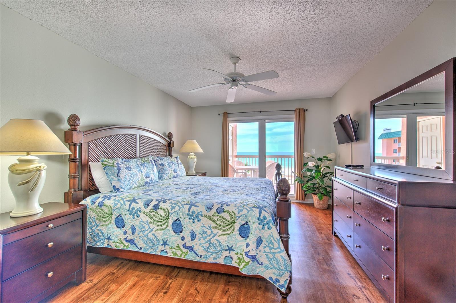 BEACH COTTAGE CONDO - Residential