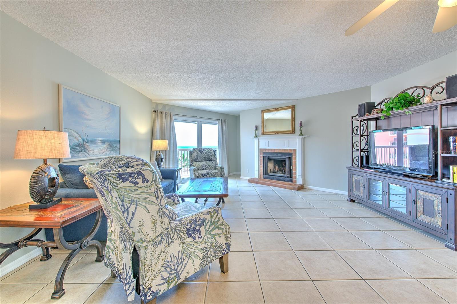 BEACH COTTAGE CONDO - Residential