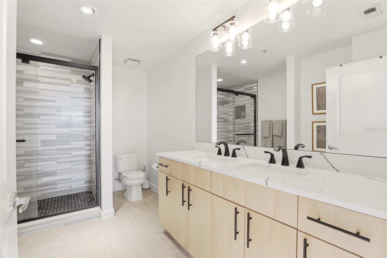 SOLAIRE/PLAZA CONDO - Residential