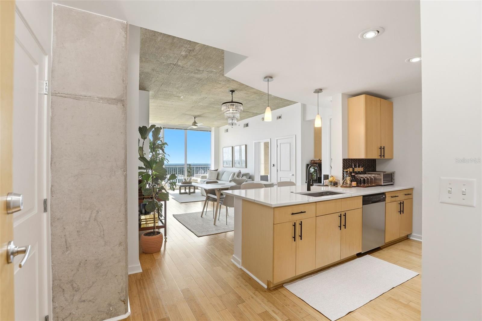 SOLAIRE/PLAZA CONDO - Residential