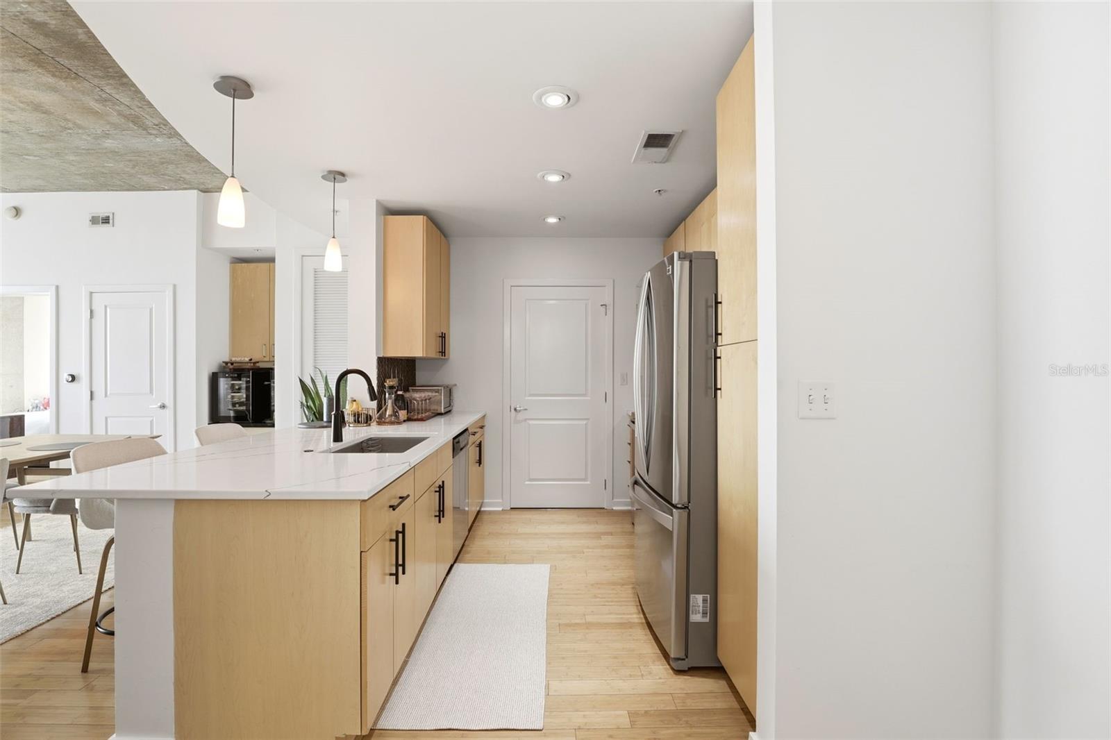 SOLAIRE/PLAZA CONDO - Residential