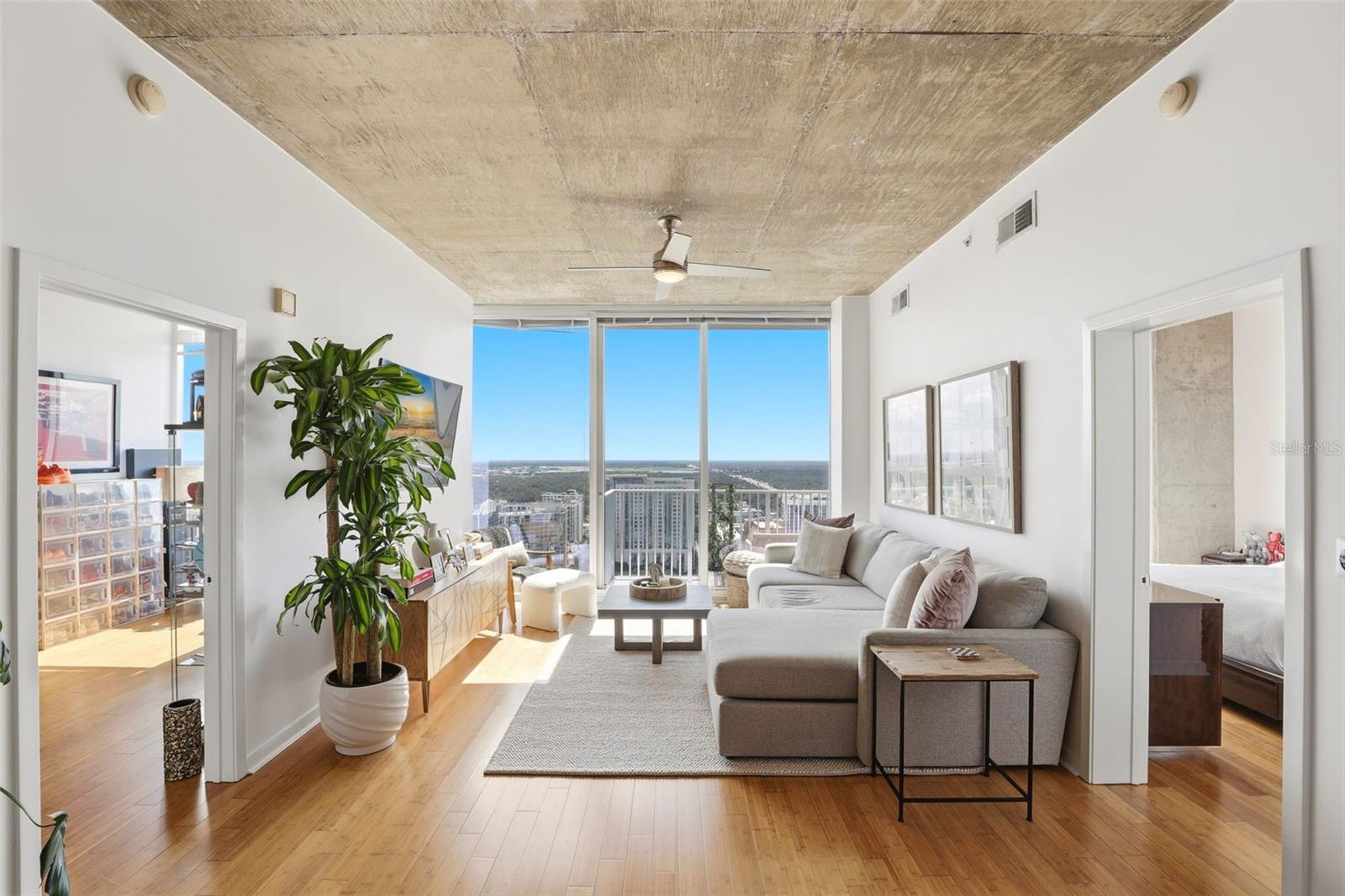 SOLAIRE/PLAZA CONDO - Residential