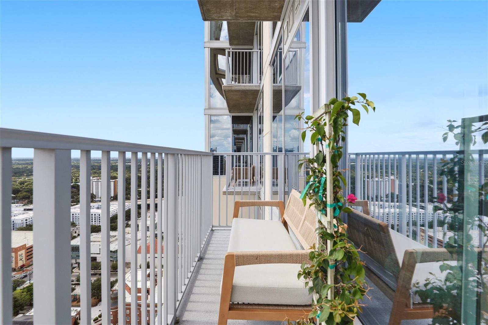 SOLAIRE/PLAZA CONDO - Residential