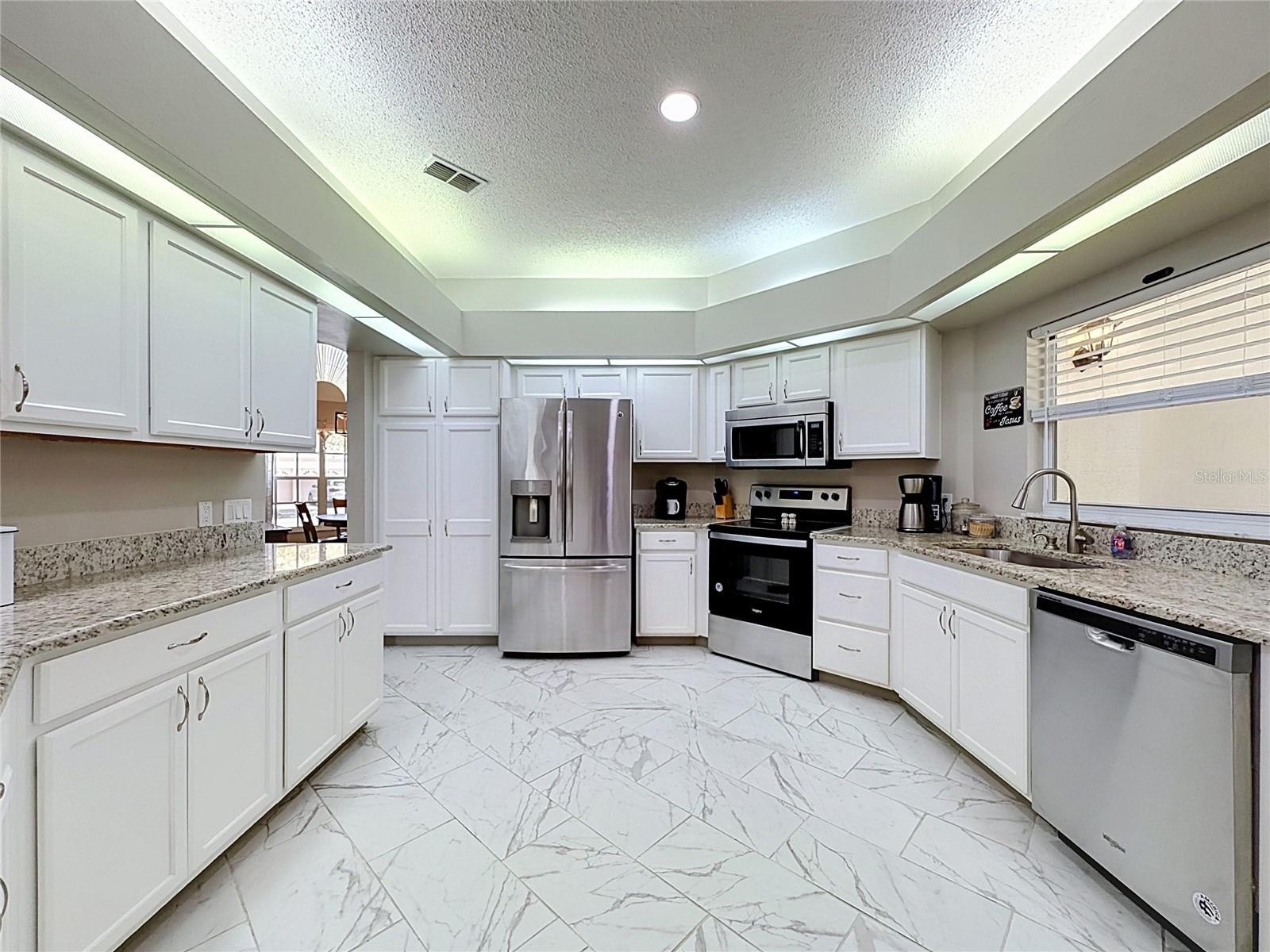 SOUTHERN OAKS - Residential