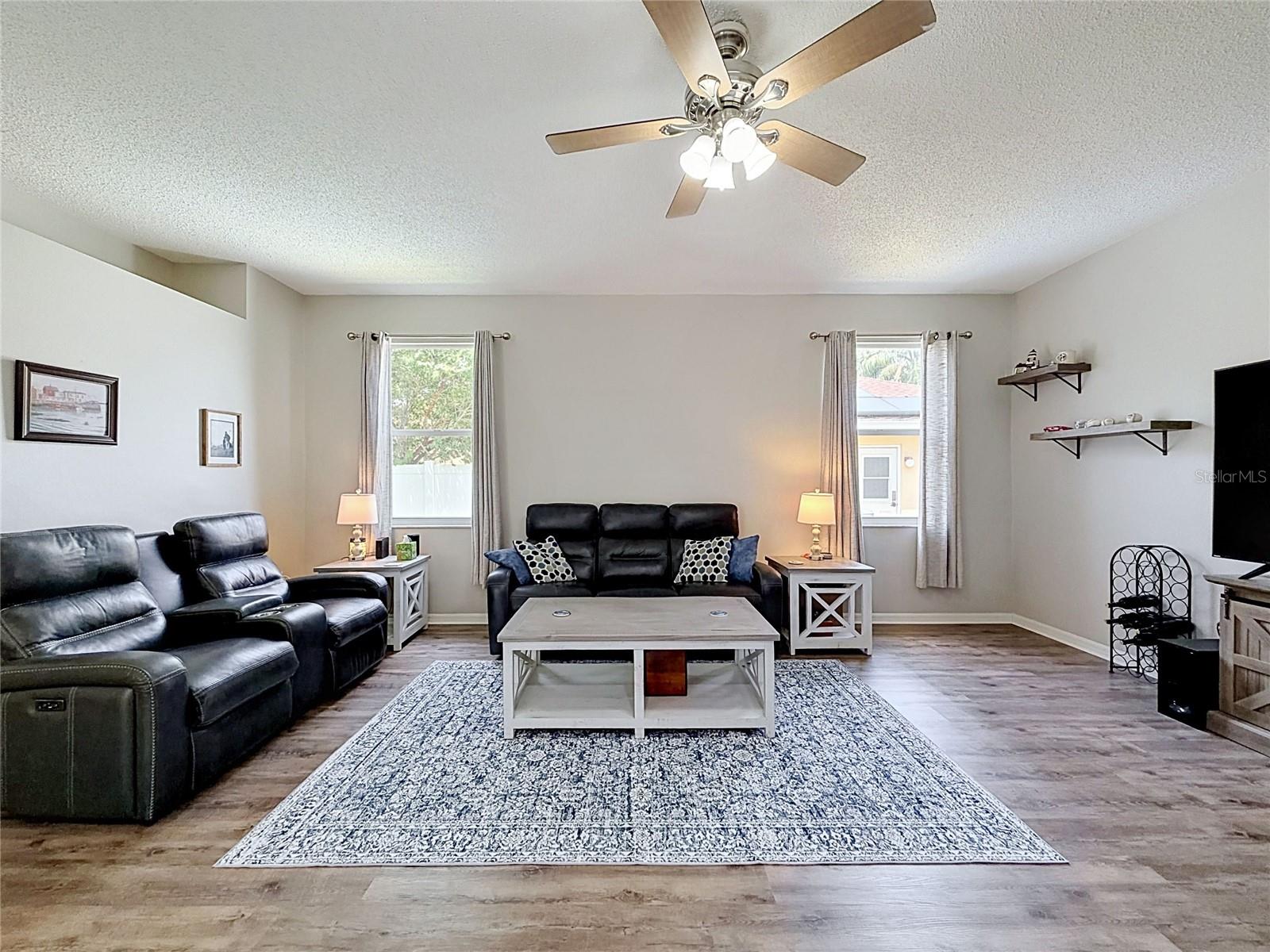 SOUTHERN OAKS - Residential