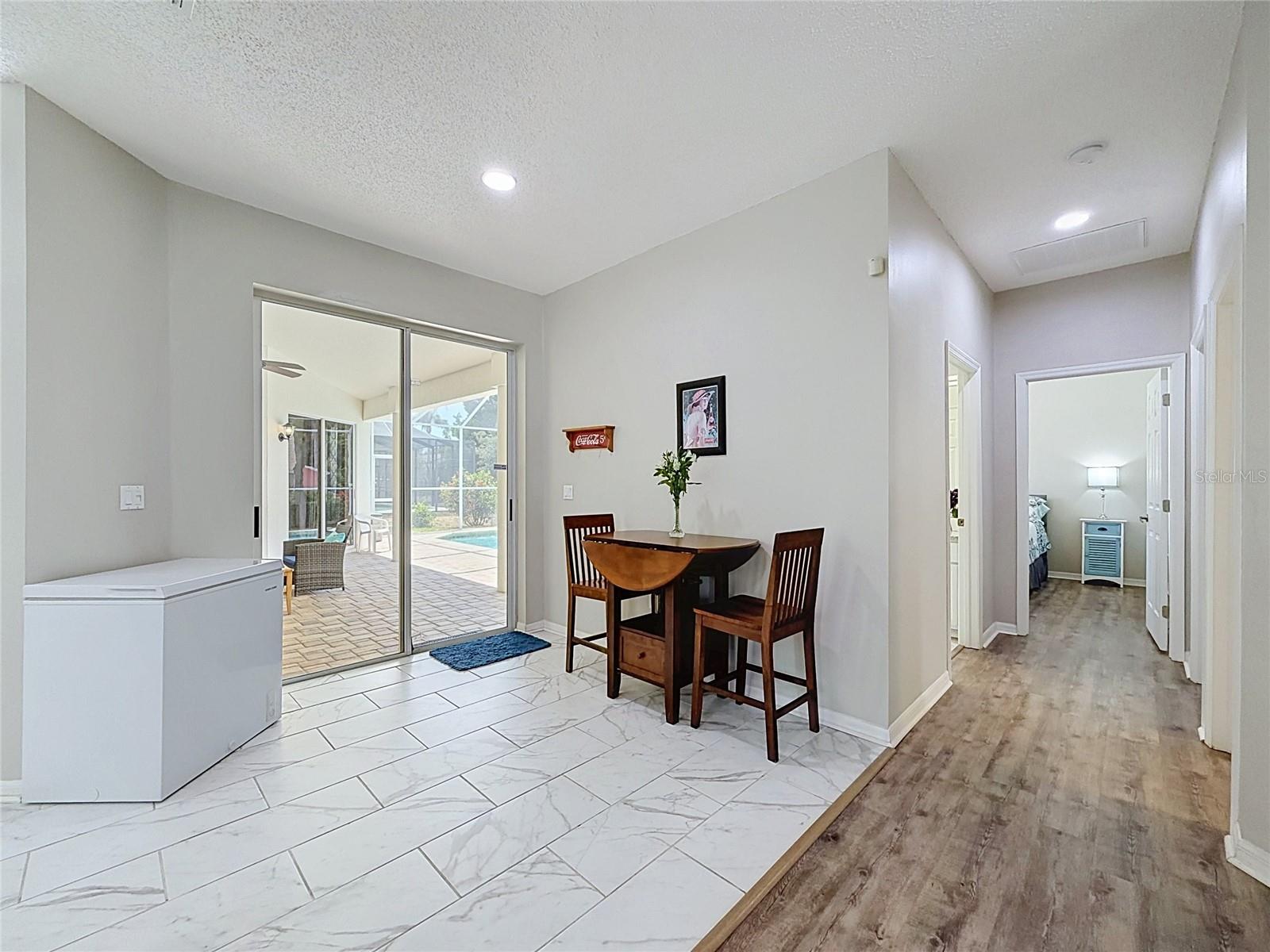 SOUTHERN OAKS - Residential