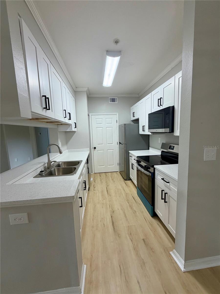 THE PINNACLE AT CARROLLWOOD A - Residential