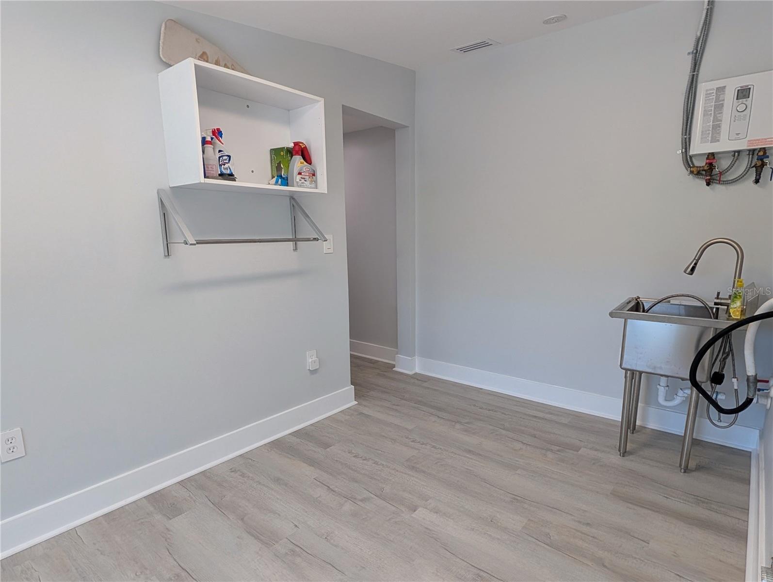 GROVE LAWN REP - Residential Lease