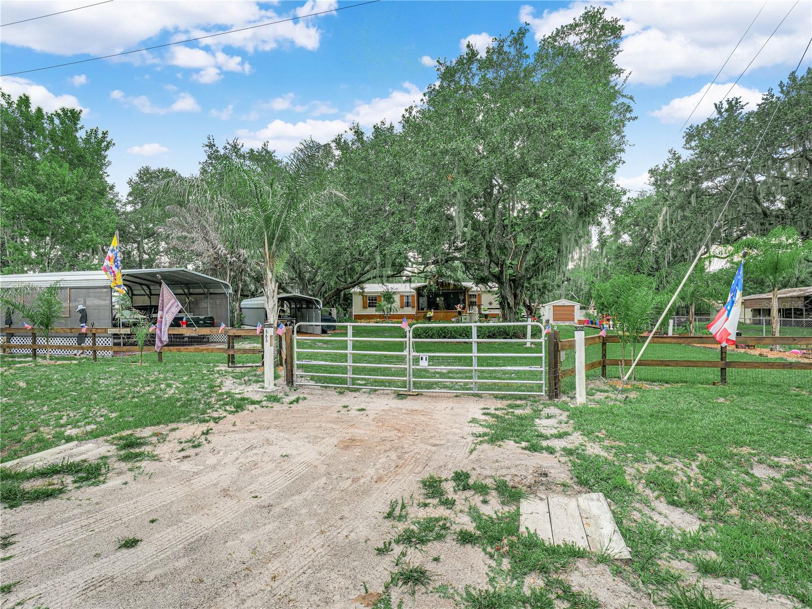 LAKE MARIAN OAKS - Residential