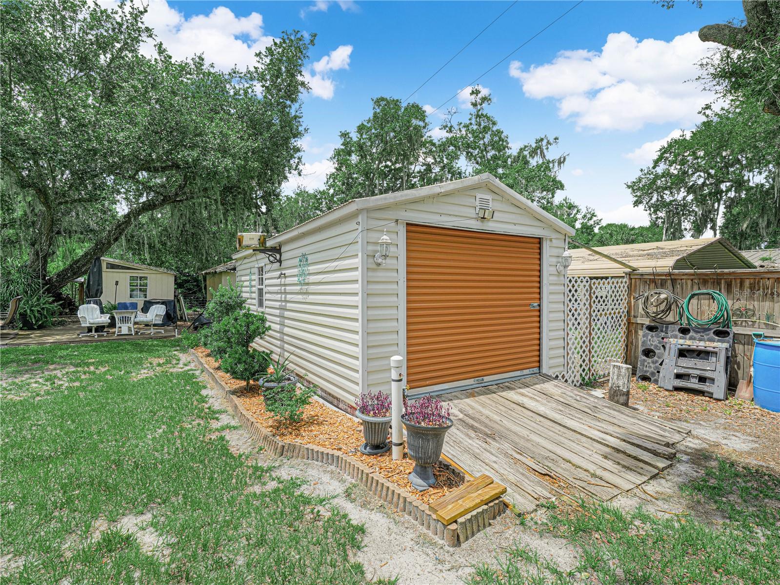 LAKE MARIAN OAKS - Residential