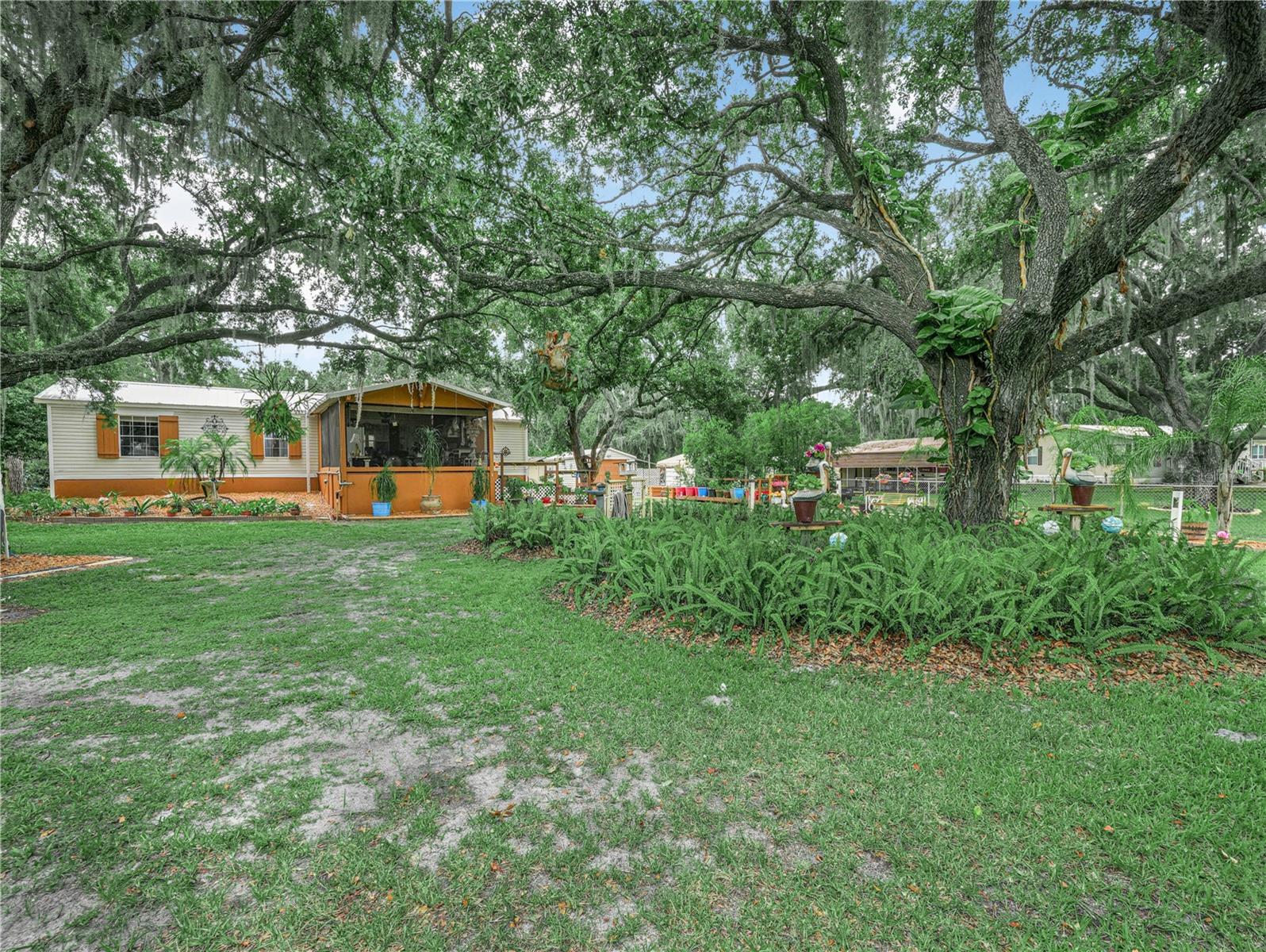 LAKE MARIAN OAKS - Residential