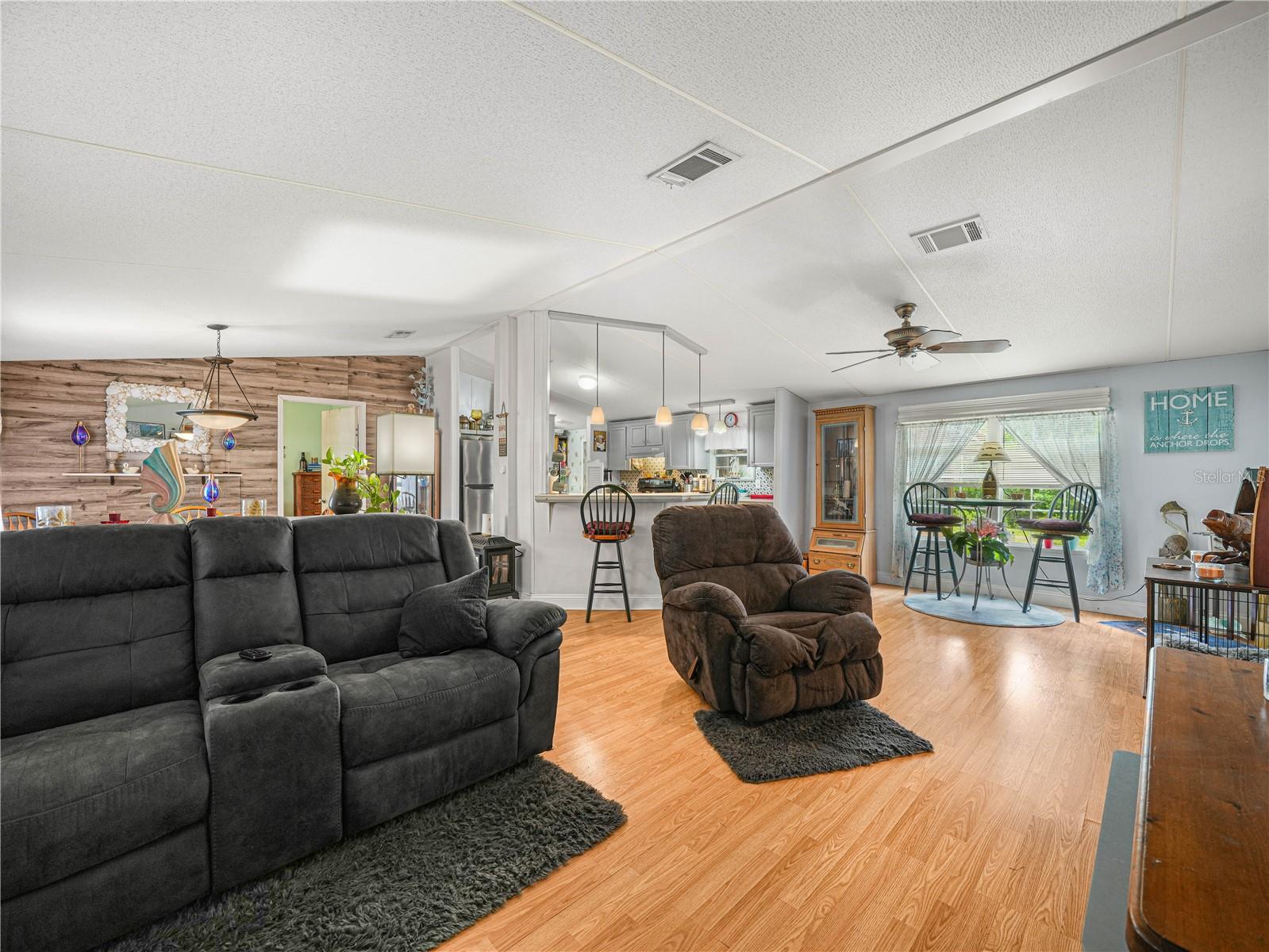 LAKE MARIAN OAKS - Residential