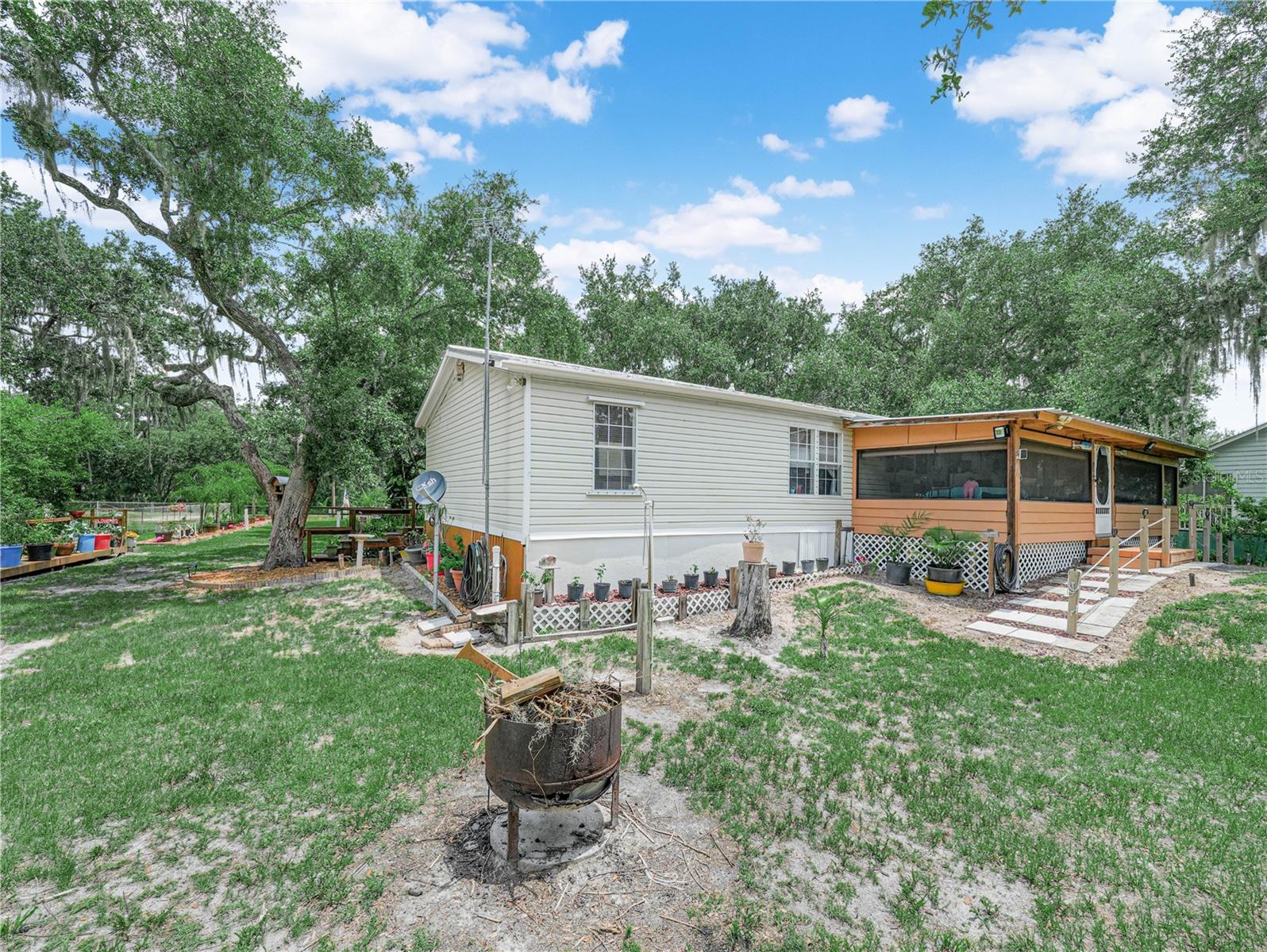 LAKE MARIAN OAKS - Residential