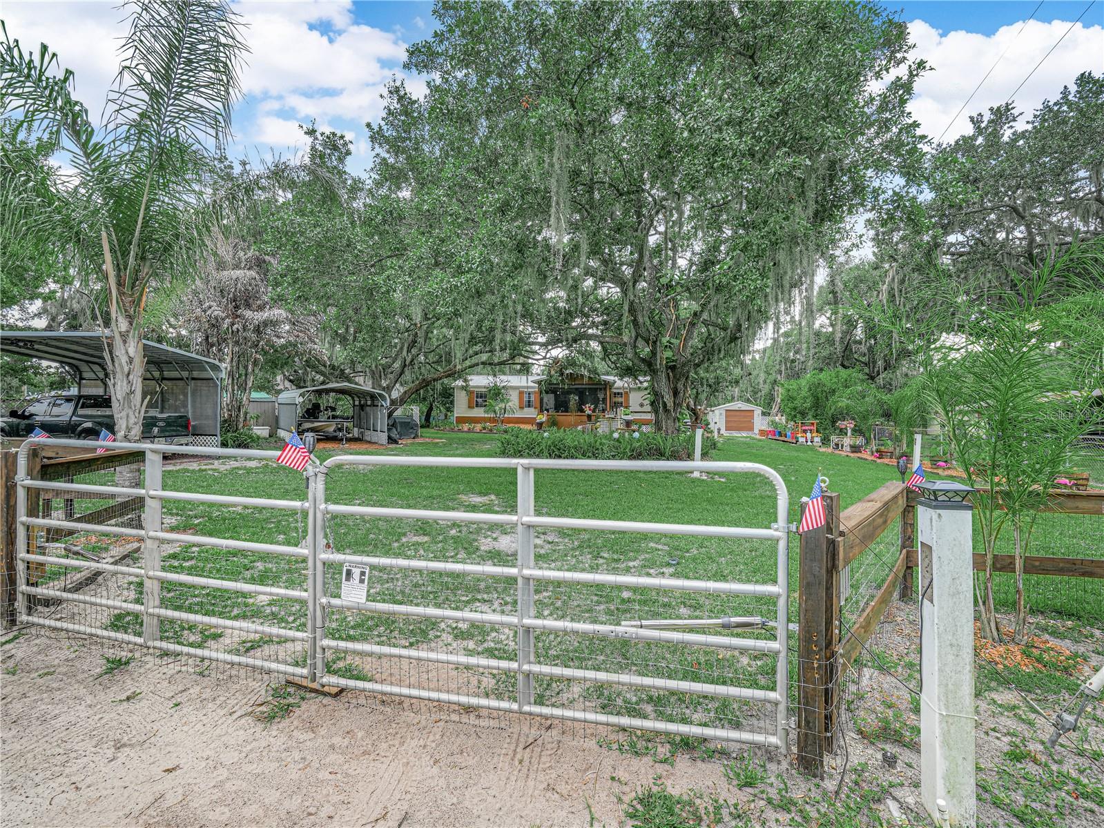 LAKE MARIAN OAKS - Residential