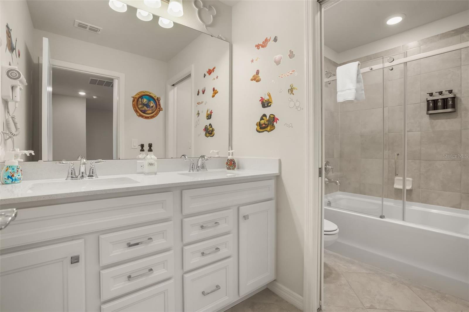 WINDSOR CAY - Residential