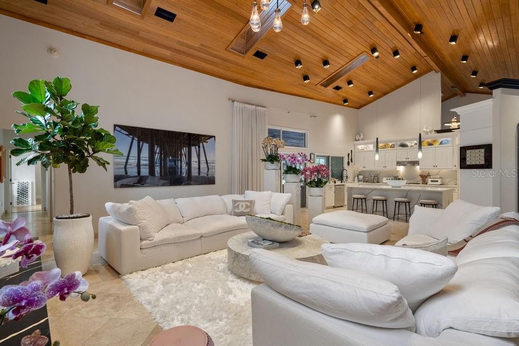 LAKE MARY JANE SHORES - Residential