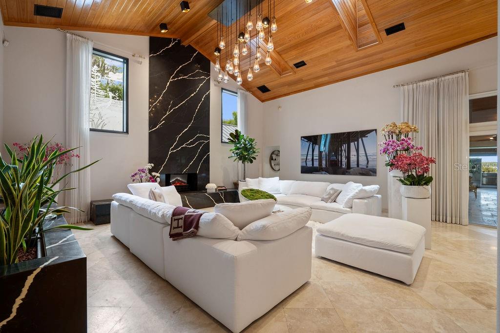 LAKE MARY JANE SHORES - Residential
