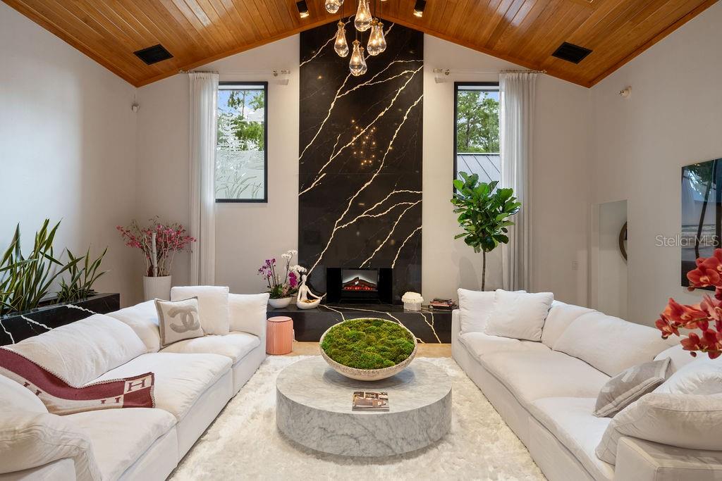 LAKE MARY JANE SHORES - Residential