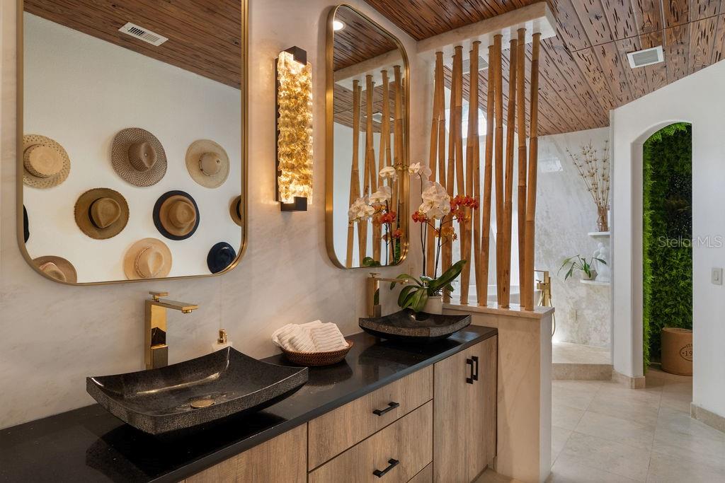 LAKE MARY JANE SHORES - Residential