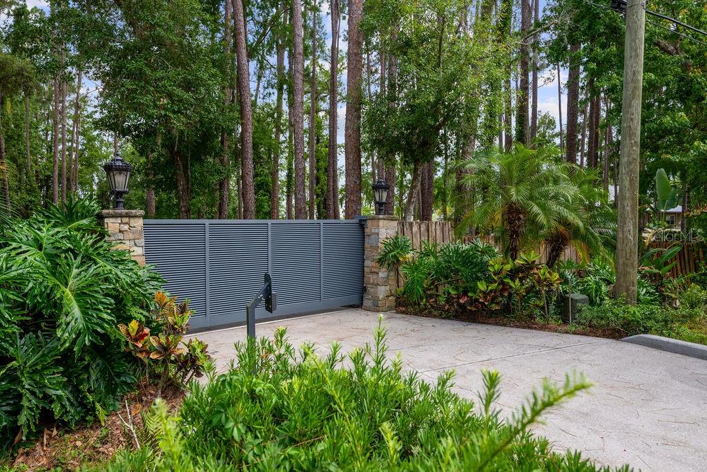 LAKE MARY JANE SHORES - Residential