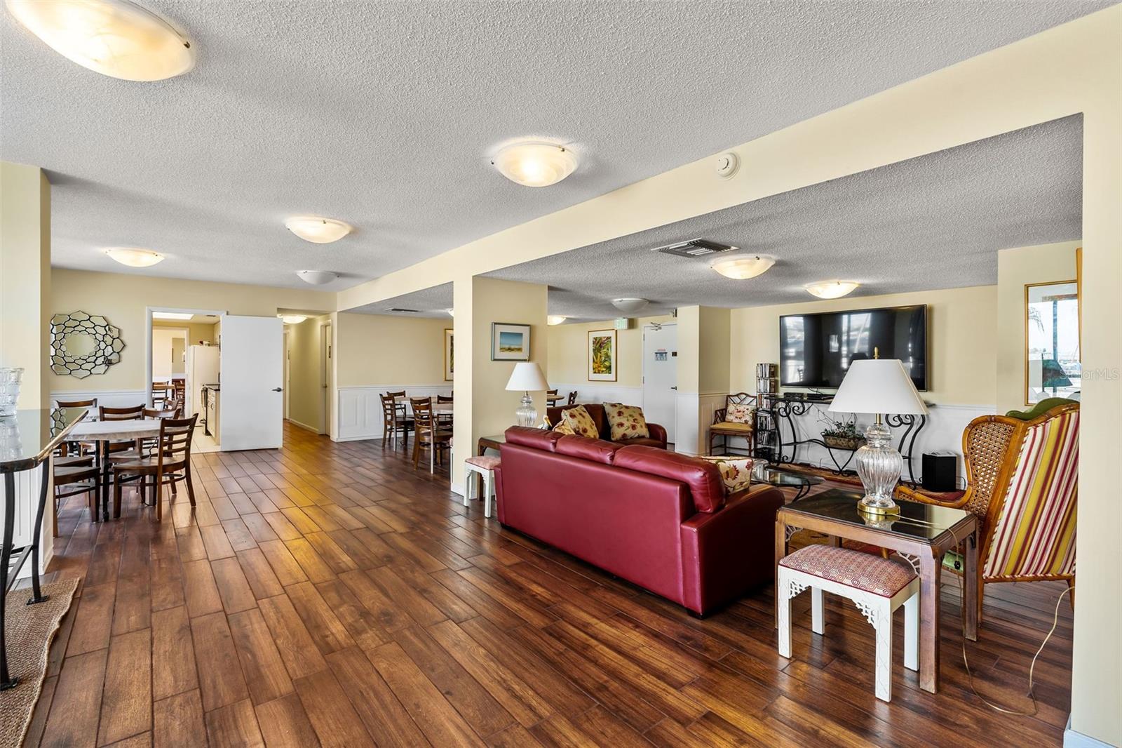 PIERCE 100 CONDO - Residential