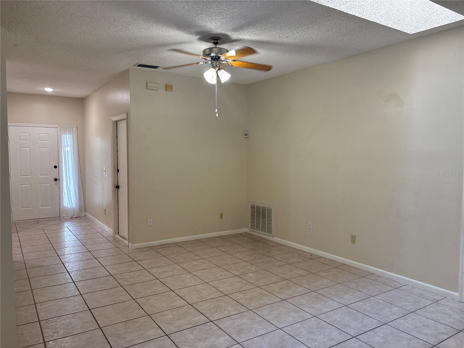 HUNTERS CREEK TR 140 PH 03 - Residential Lease