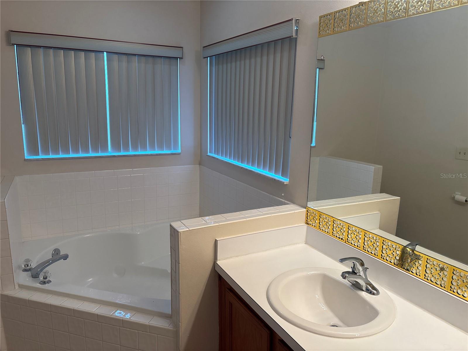 HUNTERS CREEK TR 140 PH 03 - Residential Lease