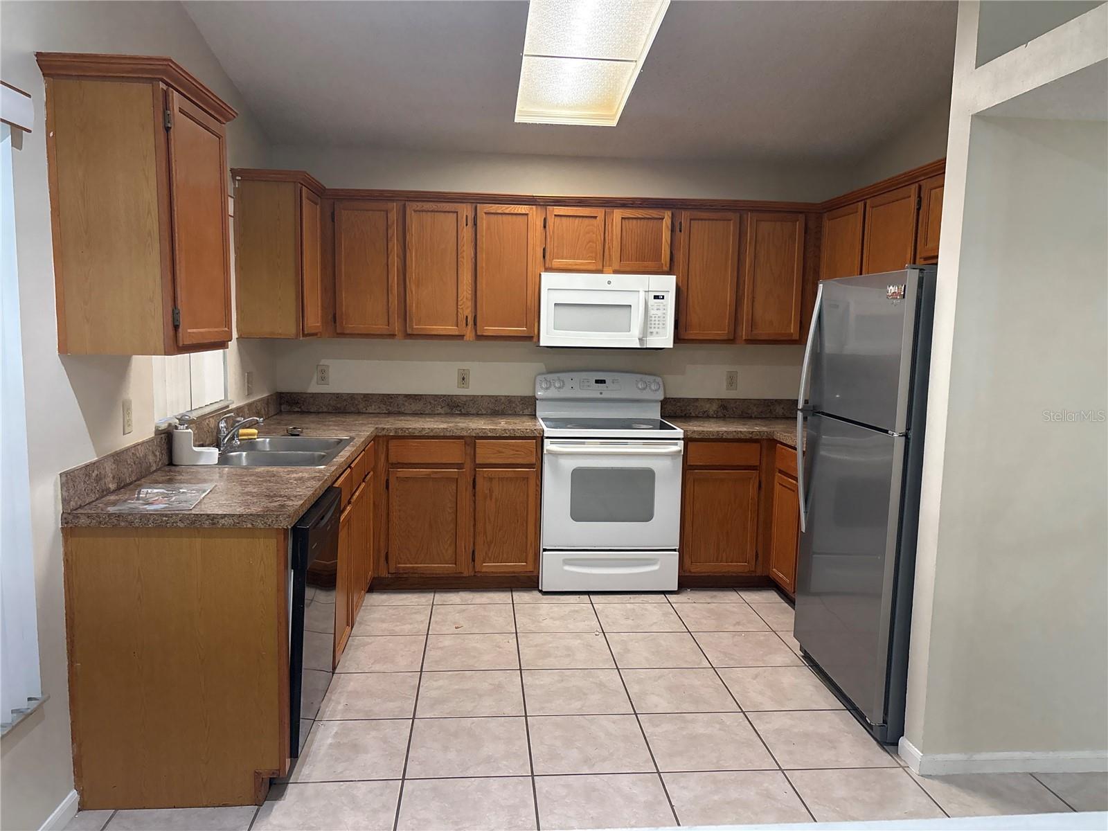 HUNTERS CREEK TR 140 PH 03 - Residential Lease