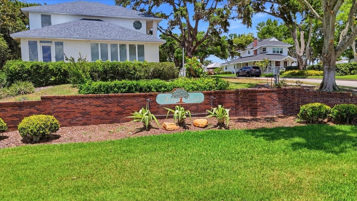 AUBURN OAKS - Residential