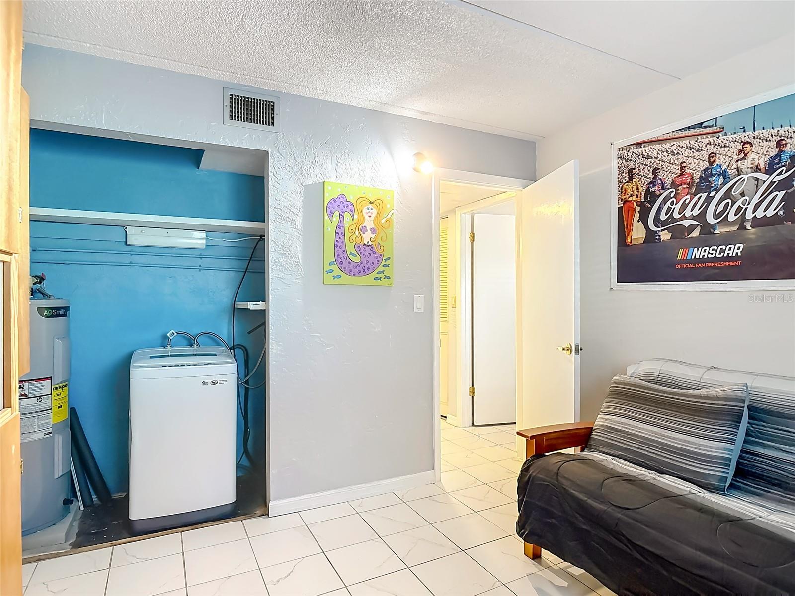 SUMMER WINDS CONDO - Residential