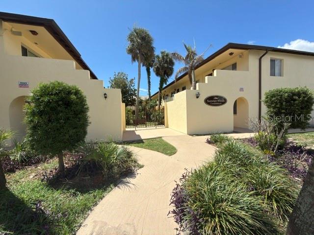 SUMMER WINDS CONDO - Residential