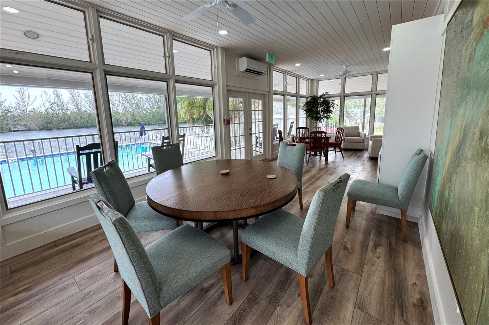 TIDY ISLAND PH III - Residential