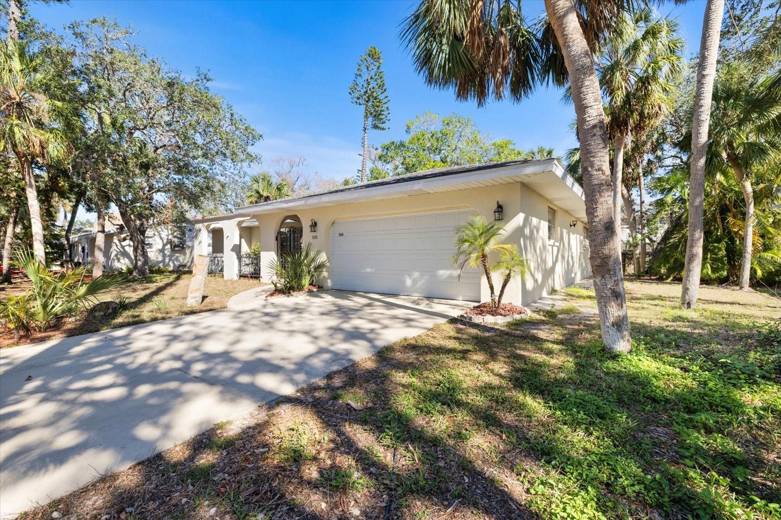 SIESTA BEACH - Residential Lease