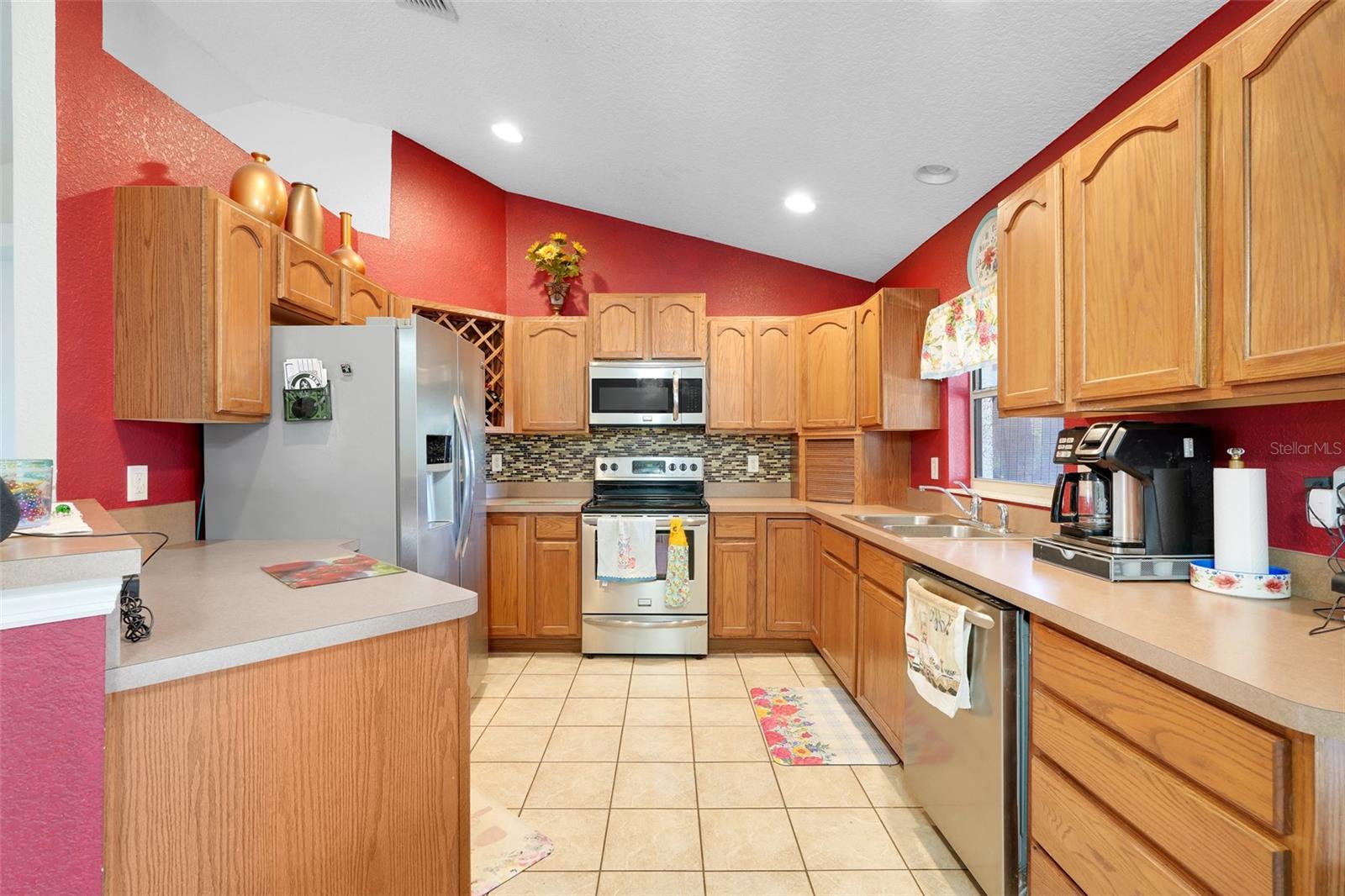 LA CASA MANOR - Residential