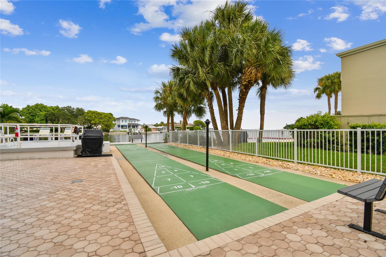 BRIGHTWATERS TOWER OF SNELL ISLE - Residential